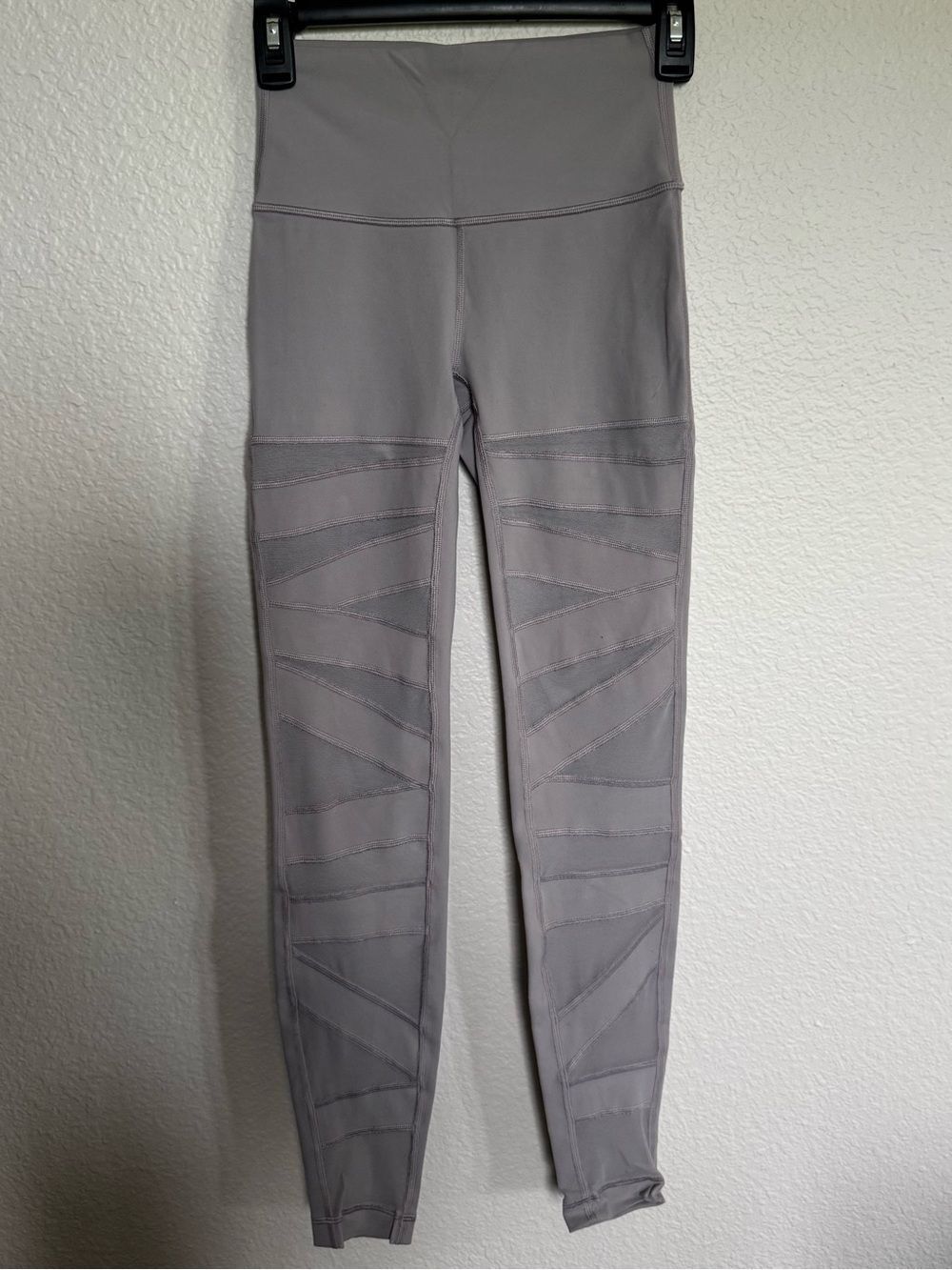 Lululemon Gray Stretch Active Athletic Leggings